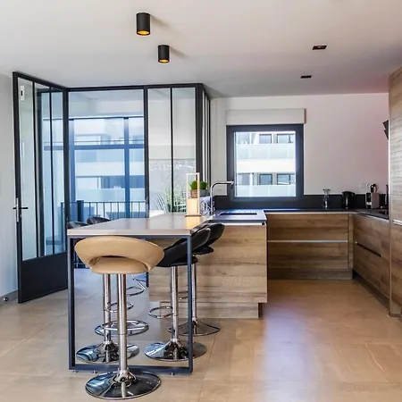 Magnifique Duplex Avec Prive Ла-Рошель